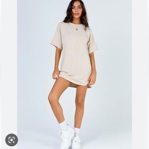 Princess Polly tshirt dress